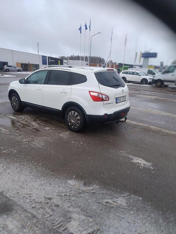 Begagnad Nissan Qashqai +2 S 141 HK (103 kW) 2011 Vit SUV