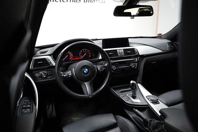 Begagnad BMW 320 M Sport 184 HK (135 kW) 2019 Grå Kombi