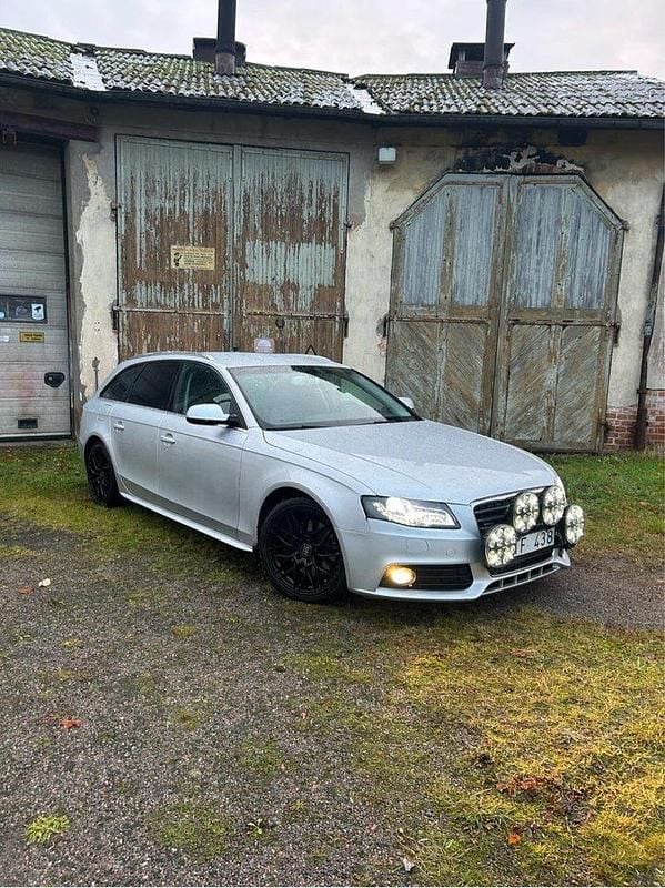 Silver Begagnad 2011 Audi A4 Kombi | 52 500 kr (Bra pris) - Bild 1/4