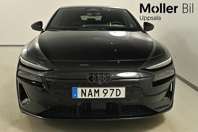 Begagnad Audi e-tron Sportback S-Line 314 kW (428 HK) 2025 Mytsvart metallic SUV