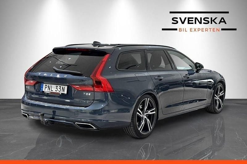Begagnad Volvo V90 R-Design 250 HK (183 kW) 2019 Mörkblå Kombi