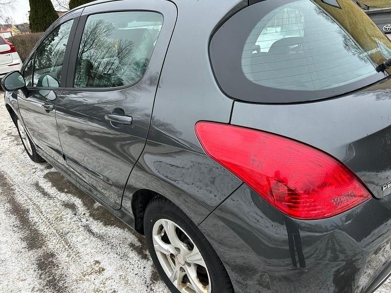 Begagnad Peugeot 308 109 HK (80 kW) 2011