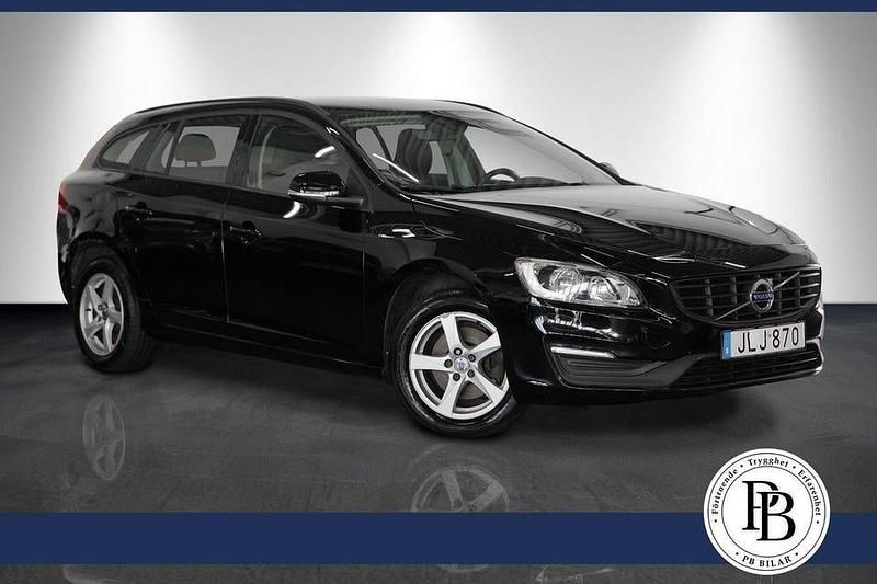 Svart Begagnad 2016 Volvo V60 Kinetic Kombi | 139 900 kr (Marknadspris) - Bild 1/3