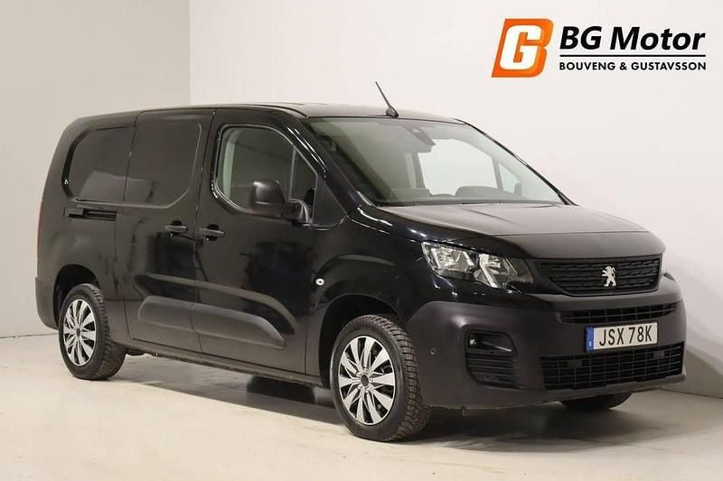 Svart Begagnad 2021 Peugeot Partner Minibuss | 209 900 kr (Lite dyr) - Bild 1/4