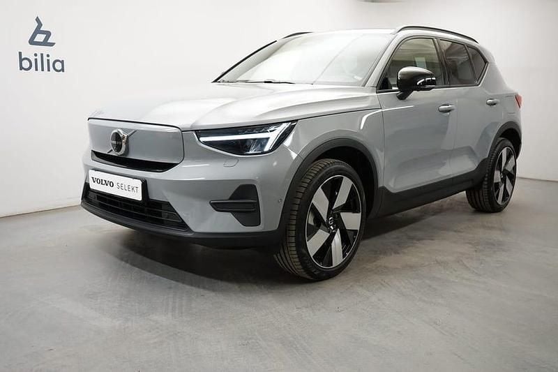 Grå Begagnad 2024 Volvo EX40 Core SUV | 439 900 kr - Bild 1/3