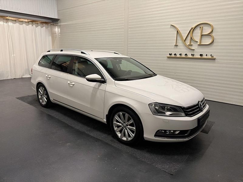 Vit Begagnad 2011 VW Passat Kombi | 79 900 kr (Marknadspris) - Bild 1/3