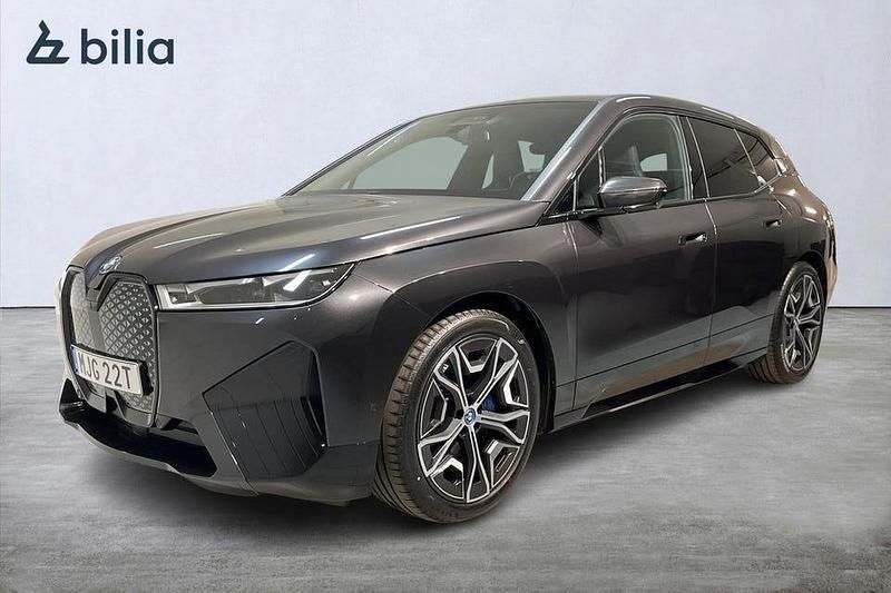 Begagnad BMW iX Comfort Edition 385 kW (524 HK) 2024 Grå SUV