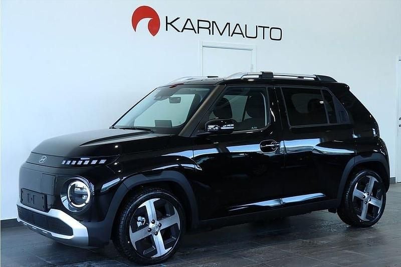 Abyss black pearl Ny 2025 Hyundai Inster Advanced Halvkombi | 363 700 kr (Dyr) - Bild 1/4