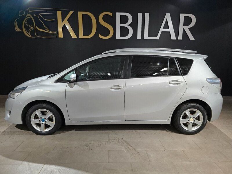 Silver Begagnad 2017 Toyota Verso Edition Minibuss | 129 900 kr (Marknadspris) - Bild 1/4