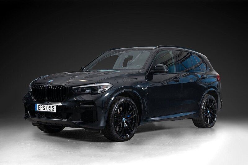 Svart Begagnad 2021 BMW X5 M Sport SUV | 725 000 kr - Bild 1/4