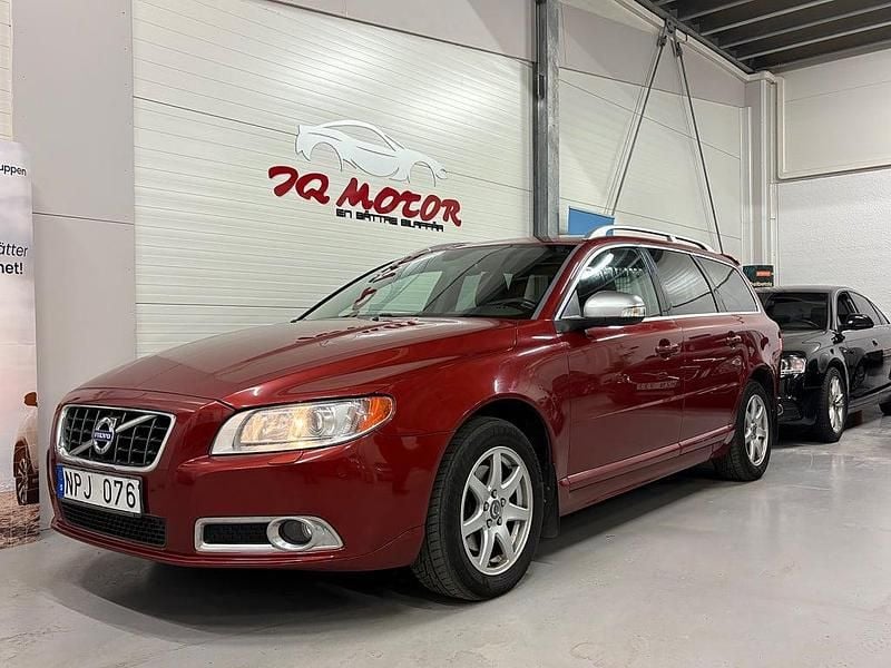 Röd Begagnad 2011 Volvo V70 Summum Kombi | 79 900 kr (Marknadspris) - Bild 1/4