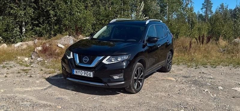 Svart Begagnad 2017 Nissan X-Trail SUV | 199 500 kr (Marknadspris) - Bild 1/4