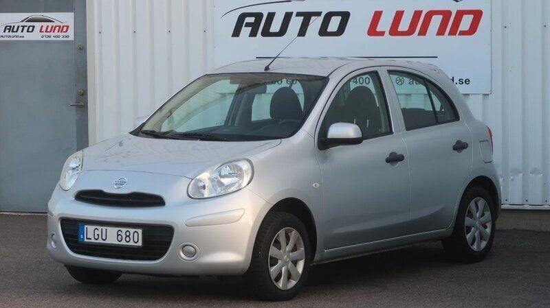 Silver (silvermetallic) Begagnad 2011 Nissan Micra S Halvkombi | 39 900 kr (Marknadspris) - Bild 1/4