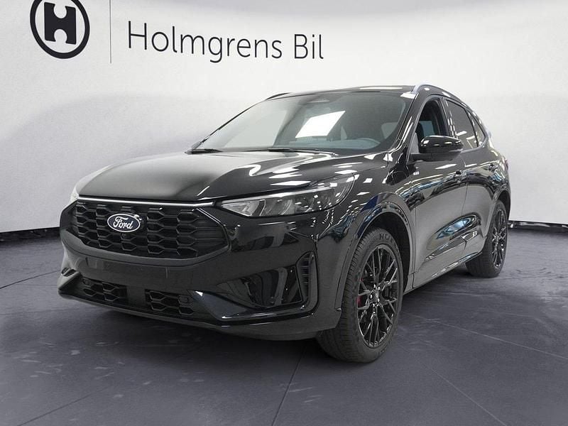 Ny Ford Kuga ST-Line X 243 HK (178 kW) 2025 Svart (agate black metallic) SUV