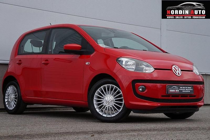 Röd Begagnad 2014 VW up! high up! Halvkombi | 59 900 kr (Marknadspris) - Bild 1/4