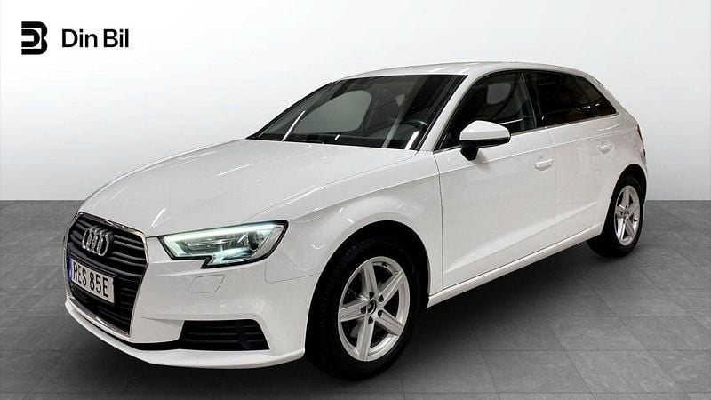 Vit Begagnad 2020 Audi A3 Sportback Proline Halvkombi | 209 000 kr (Marknadspris) - Bild 1/4
