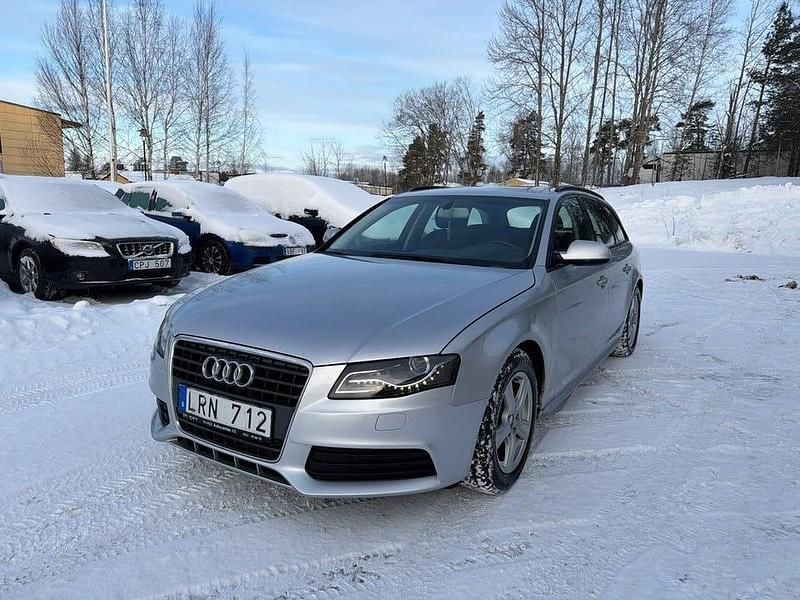 Silver Begagnad 2011 Audi A4 Kombi | 59 900 kr (Bra pris) - Bild 1/4