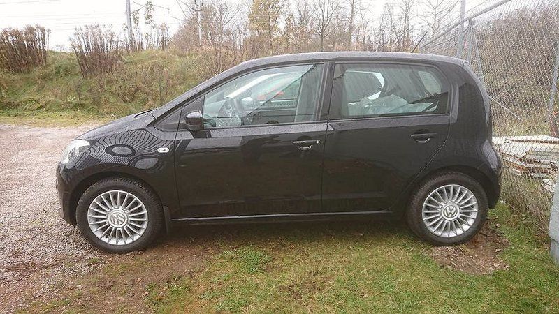 Begagnad VW up! high up! 75 HK (55 kW) 2016 Svart Halvkombi