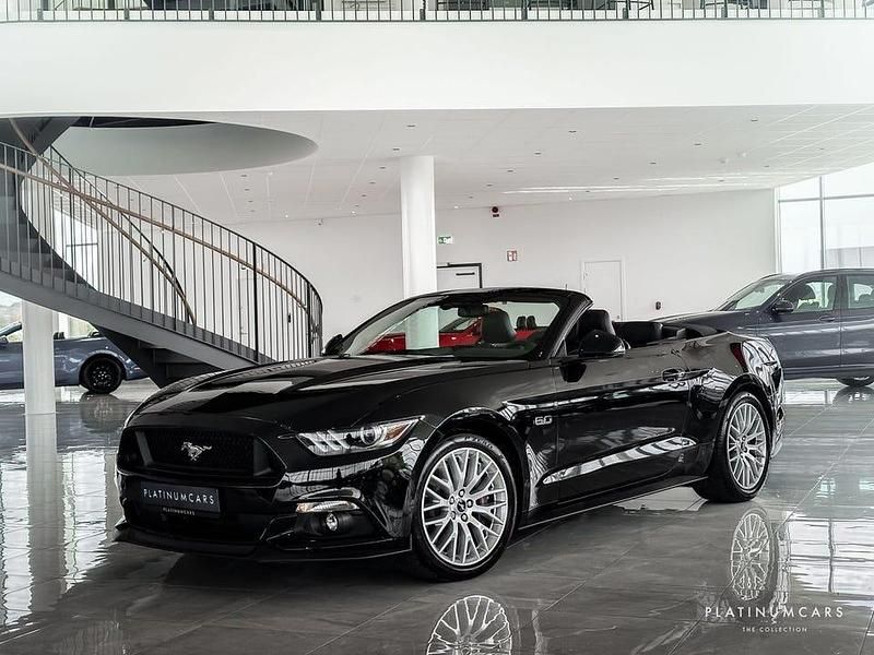Svart Begagnad 2017 Ford Mustang GT Cab | 419 000 kr (Bra pris) - Bild 1/4