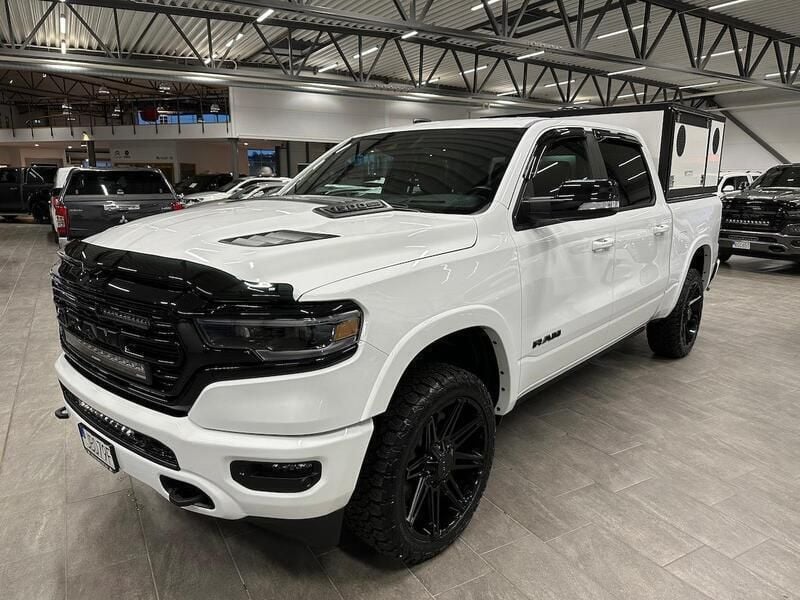 Vit Begagnad 2023 Dodge Ram Limited Pickup | 899 900 kr - Bild 1/4
