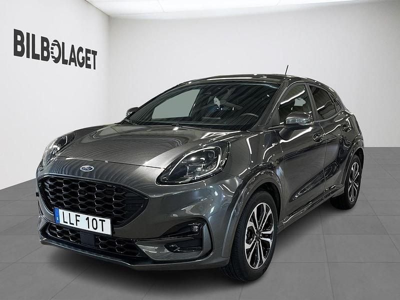 Grå Begagnad 2022 Ford Puma ST-Line SUV | 199 800 kr (Marknadspris) - Bild 1/4