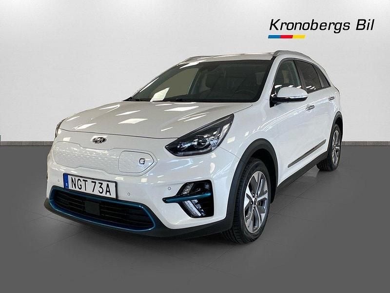 Vit (clear white) Begagnad 2020 Kia e-Niro Advance SUV | 248 500 kr (Marknadspris) - Bild 1/4