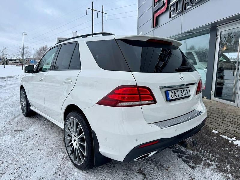 Begagnad Mercedes GLE250 AMG line 204 HK (150 kW) 2016 Vit SUV