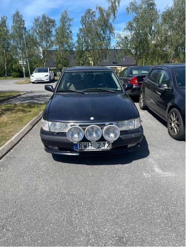 Blå Begagnad 2001 Saab 9-3 Halvkombi | 10 000 kr (Marknadspris) - Bild 1/4