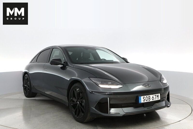 Grå Begagnad 2023 Hyundai Ioniq 6 Edition Sedan | 389 900 kr - Bild 1/4