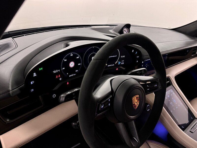 Begagnad Porsche Taycan Turbo 500 kW (680 HK) 2020 Mörkgrå Sedan