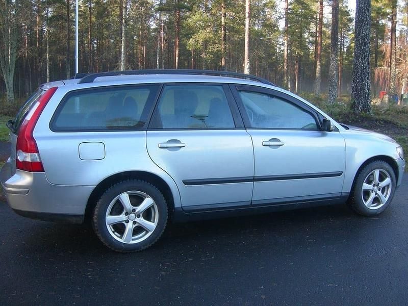 Begagnad 2006 Volvo V50 Kombi | 25 000 kr (Dyr) - Bild 1/4