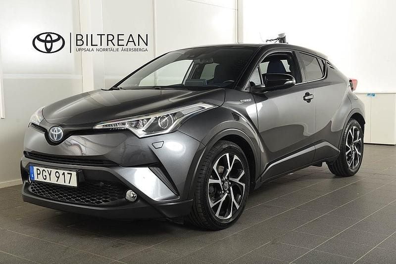 Mörkgrå Begagnad 2017 Toyota C-HR Style SUV | 194 900 kr (Marknadspris) - Bild 1/4