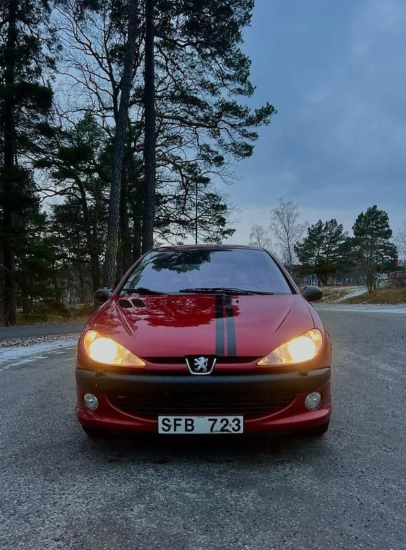 Begagnad 2001 Peugeot 206 GTi Halvkombi | 16 000 kr (Bra pris) - Bild 1/4