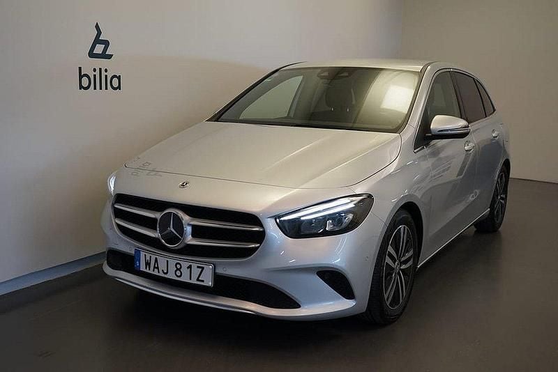 Silver Begagnad 2022 Mercedes B200 Minibuss | 309 500 kr (Dyr) - Bild 1/4