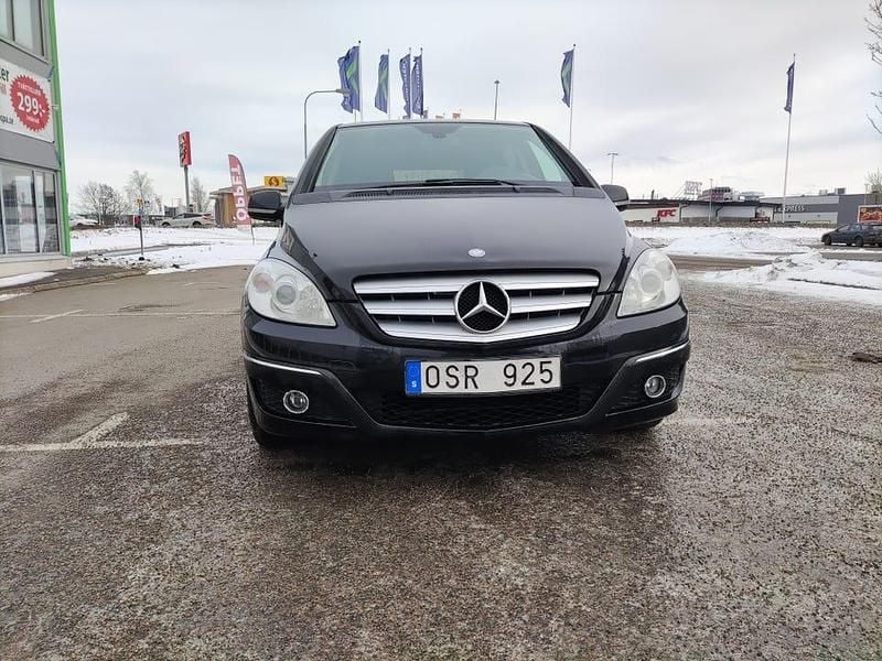 Begagnad Mercedes B180 116 HK (85 kW) 2011 Minibuss