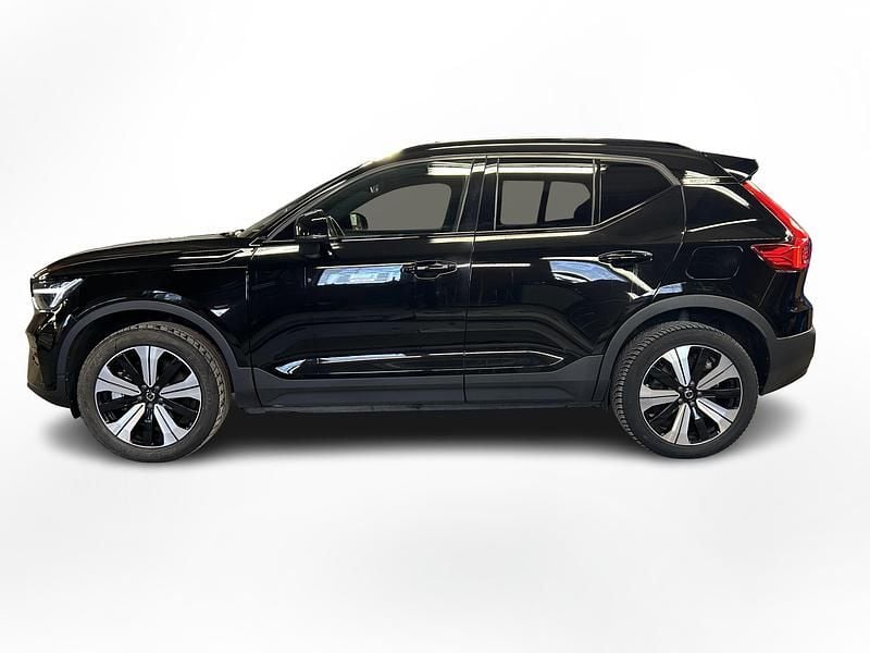 Begagnad Volvo XC40 Single Motor 175 kW (238 HK) 2023 Svart SUV
