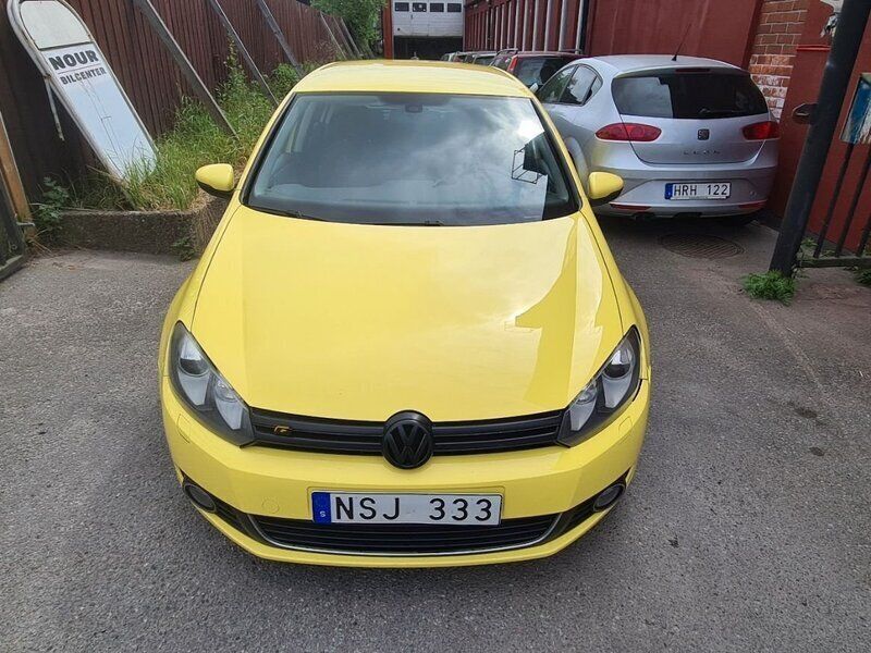 Begagnad VW Golf VI 141 HK (103 kW) 2010 Gul Halvkombi