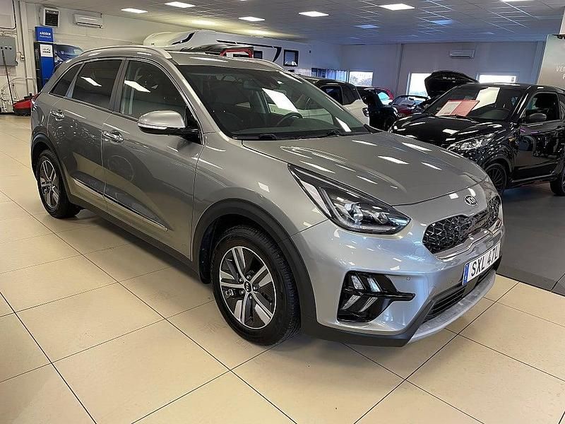 Grå Begagnad 2020 Kia Niro Advance SUV | 229 900 kr (Marknadspris) - Bild 1/4