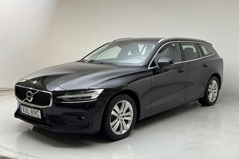Svart Begagnad 2021 Volvo V60 Momentum Kombi | 229 000 kr (Bra pris) - Bild 1/4