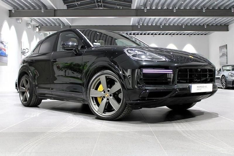 Chromite black metallic Begagnad 2023 Porsche Cayenne Turbo S SUV | 1 245 000 kr - Bild 1/4