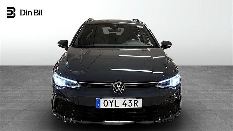 Begagnad VW Golf VIII R-line 150 HK (110 kW) 2023 Urano grey Kombi