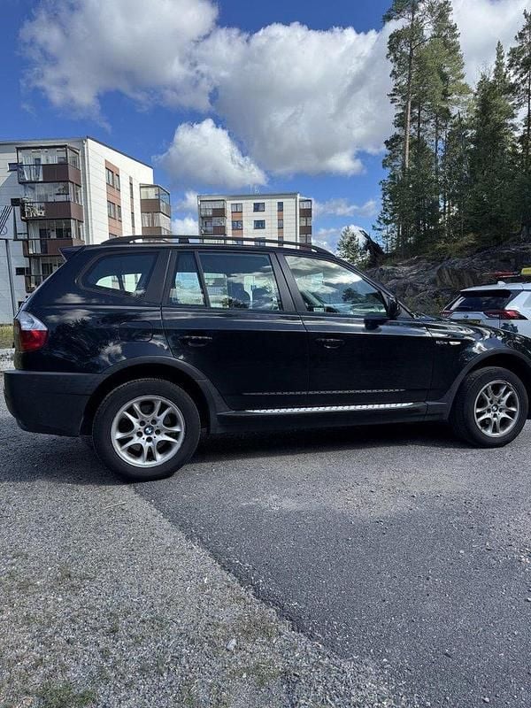 Svart Begagnad 2006 BMW X3 Advantage SUV | 44 500 kr (Marknadspris) - Bild 1/4