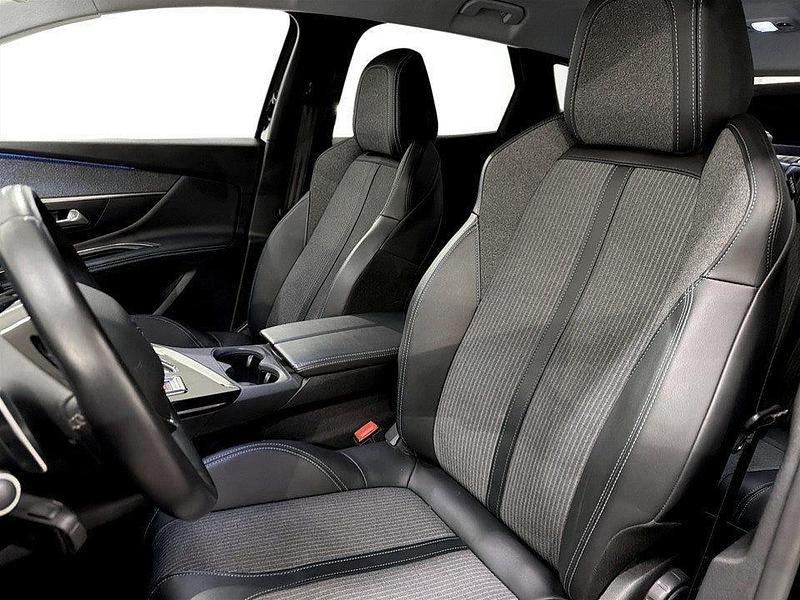 Begagnad Peugeot 3008 Allure 131 HK (96 kW) 2021 Svart SUV