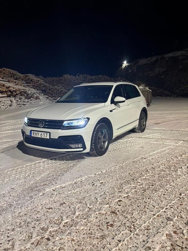 Begagnad 2017 VW Tiguan R-line SUV | 210 000 kr (Marknadspris) - Bild 1/4