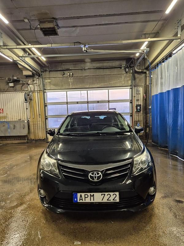Begagnad Toyota Avensis 124 HK (91 kW) 2013 Kombi