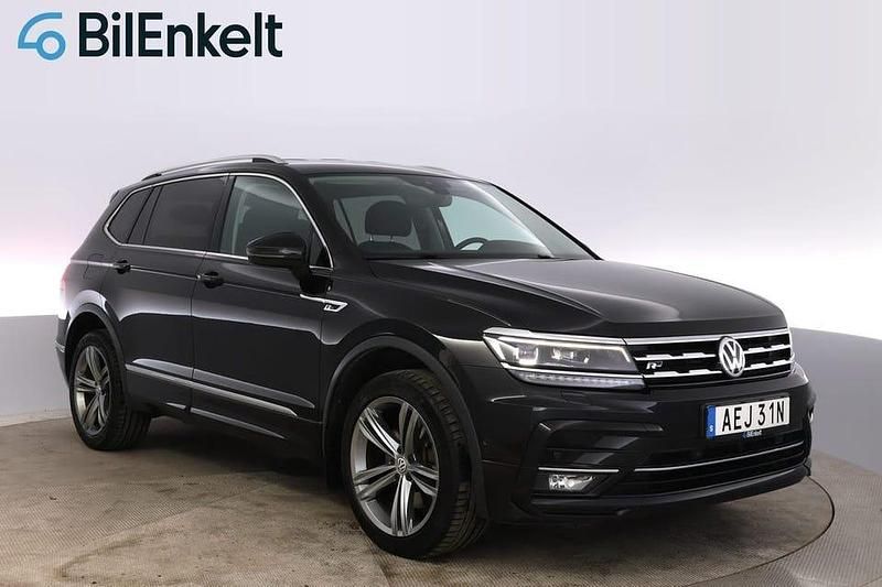 Svart Begagnad 2020 VW Tiguan Allspace R-line SUV | 298 900 kr (Marknadspris) - Bild 1/4