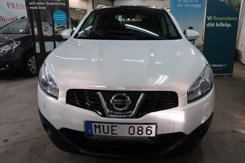 Vit Begagnad 2012 Nissan Qashqai +2 SUV | 84 900 kr (Marknadspris) - Bild 1/4