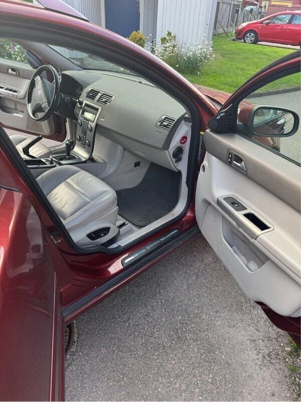 Röd Begagnad 2009 Volvo V50 Summum Kombi | 50 000 kr (Bra pris) - Bild 1/3
