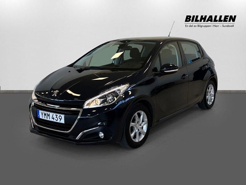 Mörkgrå Begagnad 2017 Peugeot 208 Halvkombi | 99 900 kr (Marknadspris) - Bild 1/4