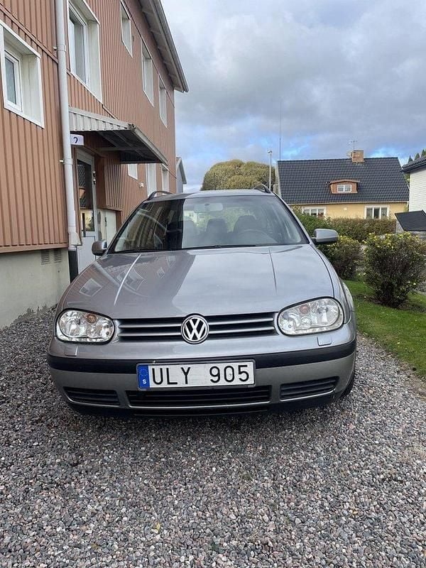 Grå Begagnad 2003 VW Golf IV Ocean Kombi | 22 000 kr (Bra pris) - Bild 1/4